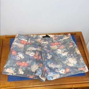 Forever 21 floral shorts, sz. 31 preowned